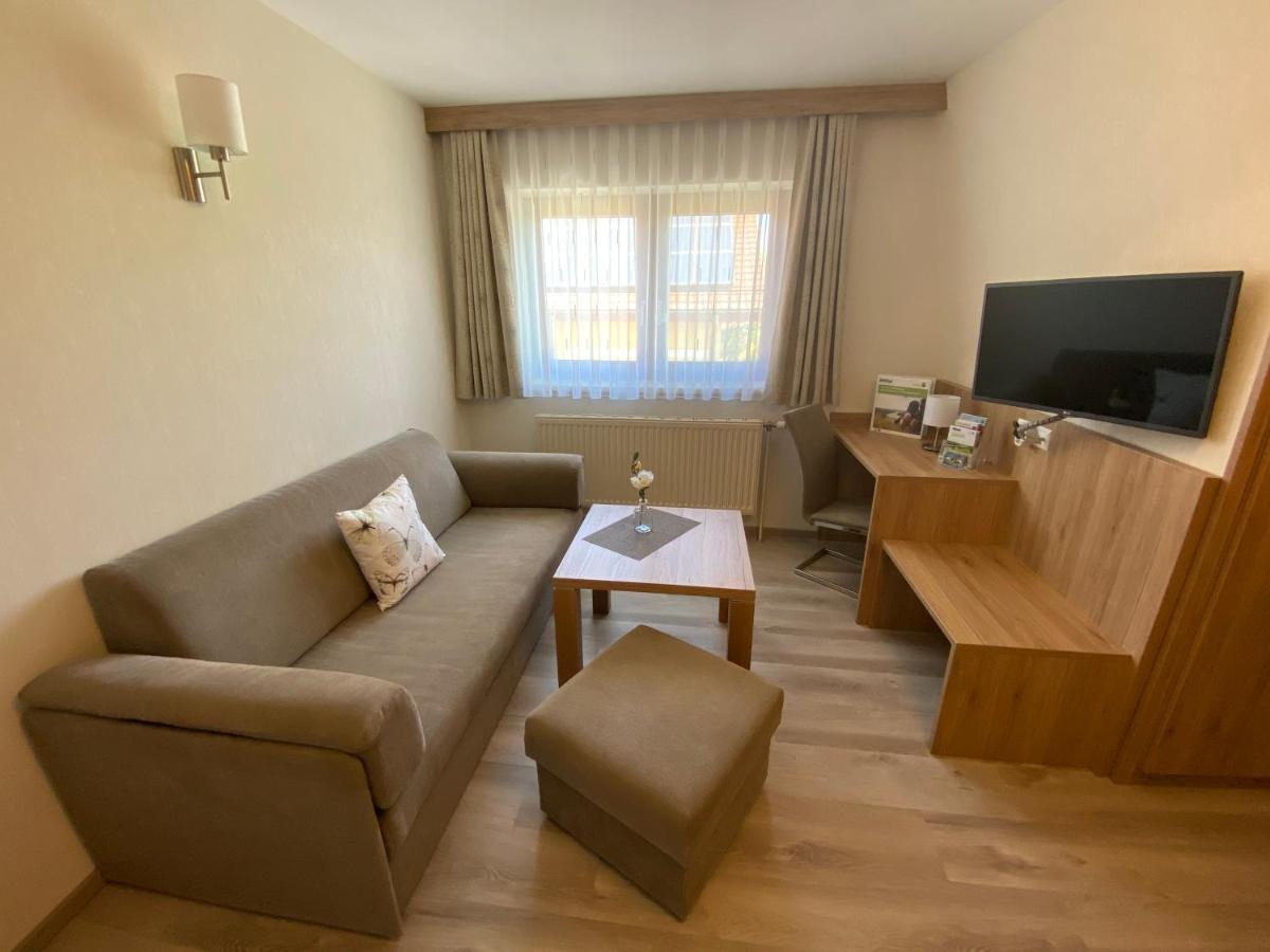 Privatzimmer und Ferienwohnungen Leeb Persenbeug Exterior foto