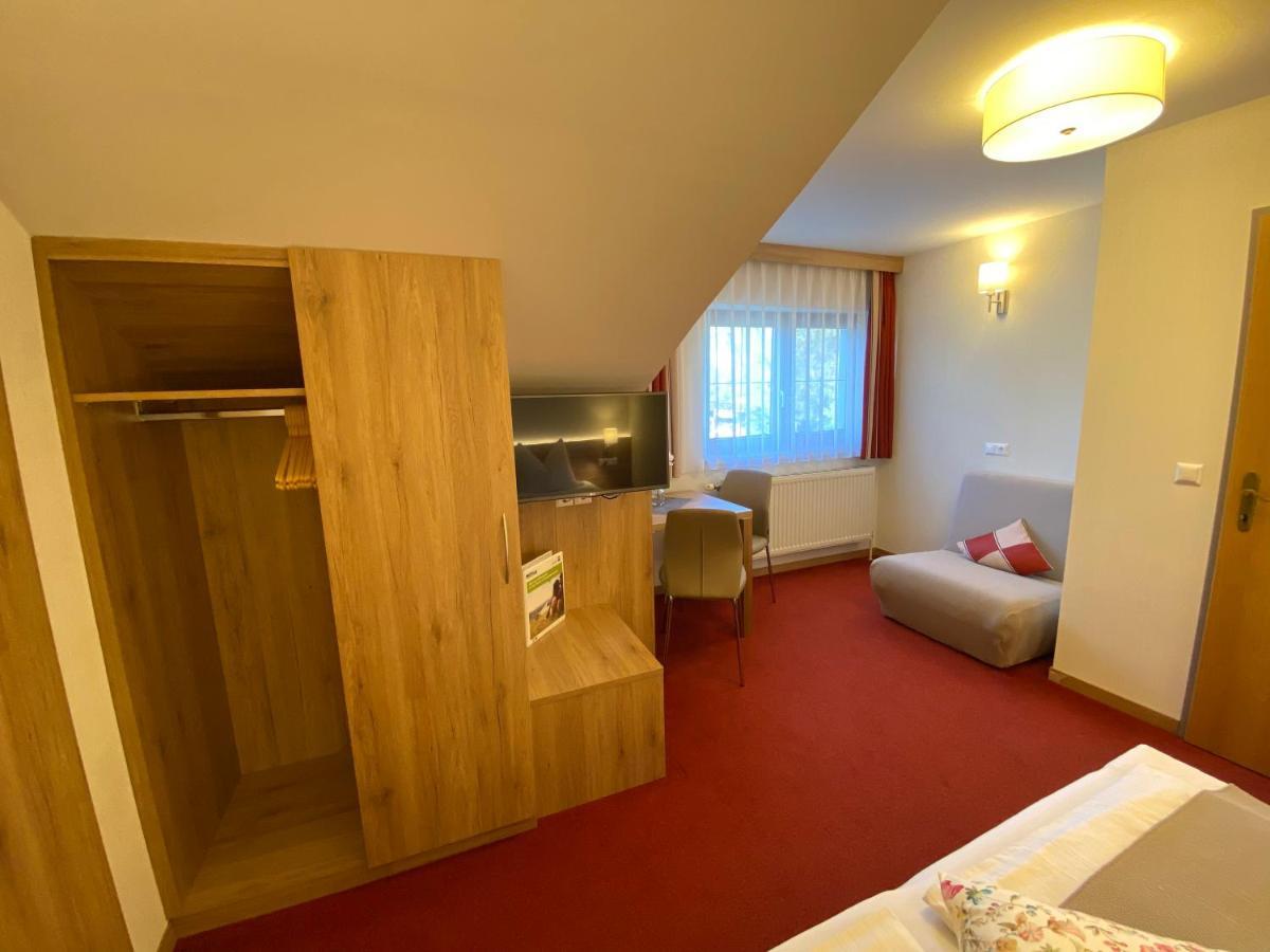 Privatzimmer und Ferienwohnungen Leeb Persenbeug Exterior foto